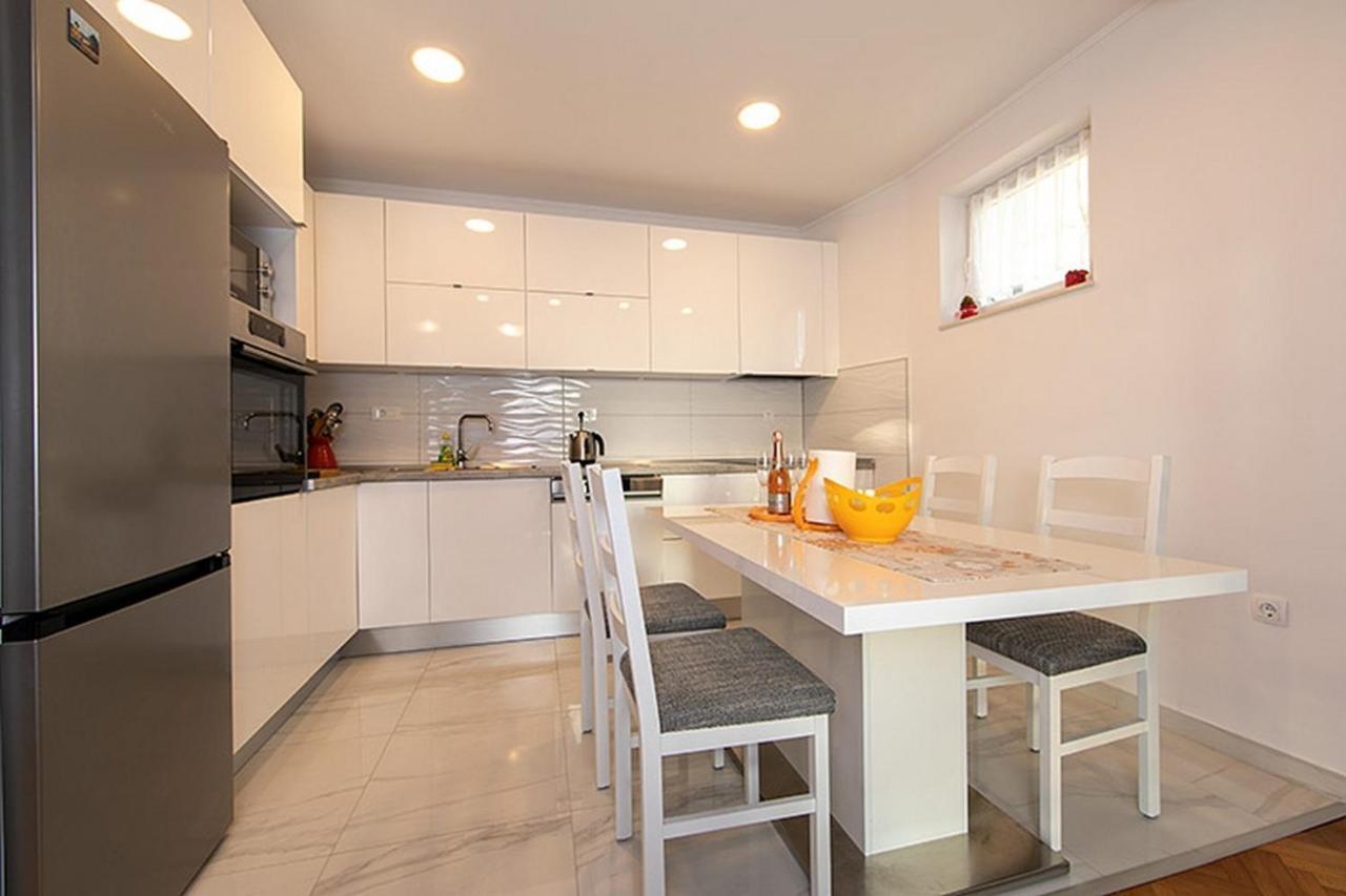 Apartments With A Parking Space Tucepi, Makarska - 6695 Exterior foto